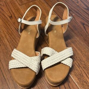 White wedges